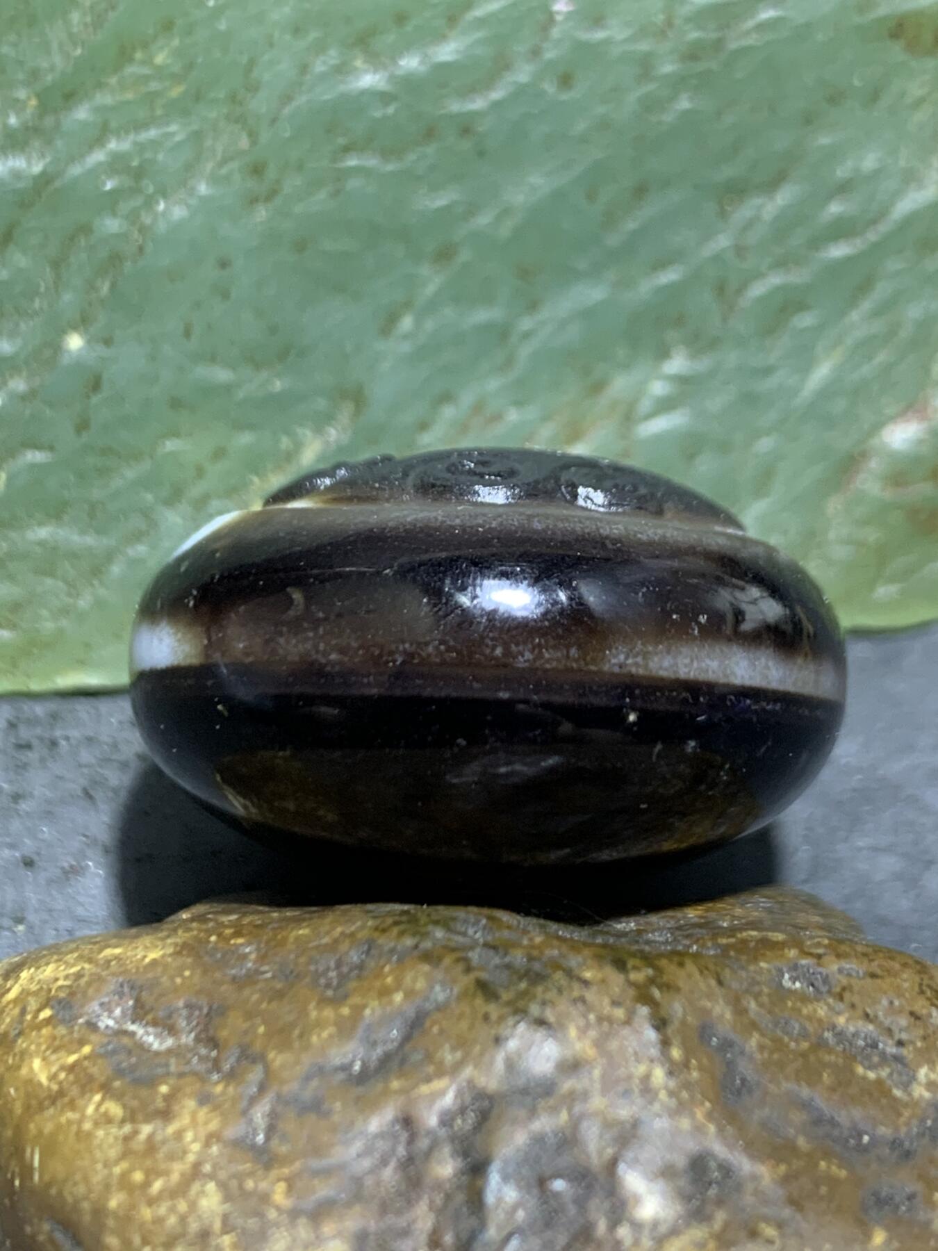 精品药师玛瑙手工雕刻仿古龙板珠（背云）一颗