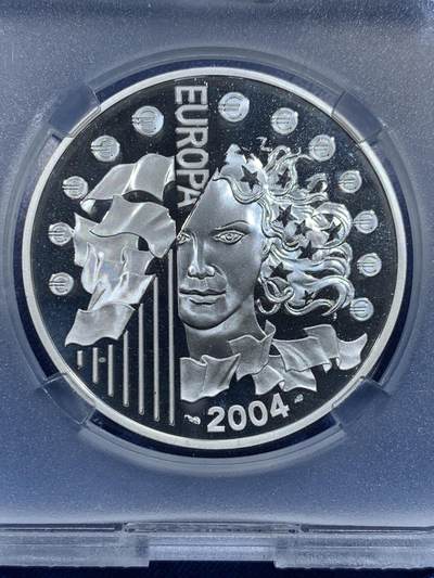 《竞宝斋》第420场 周日，周一，周二  3场连拍 （全场包邮） TQG PF68UC 法国2004年欧洲之星-欧盟扩大1.5欧元精制银币 22.2克 900银 发行量4万