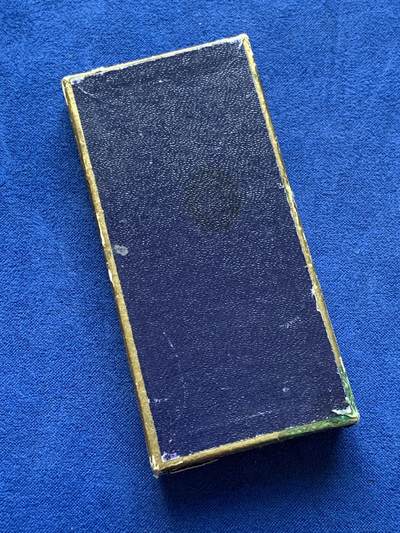 《竞宝斋》第420场 周日，周一，周二  3场连拍 （全场包邮） 凡尔登战役功勋章 带盒 总重约12.1克