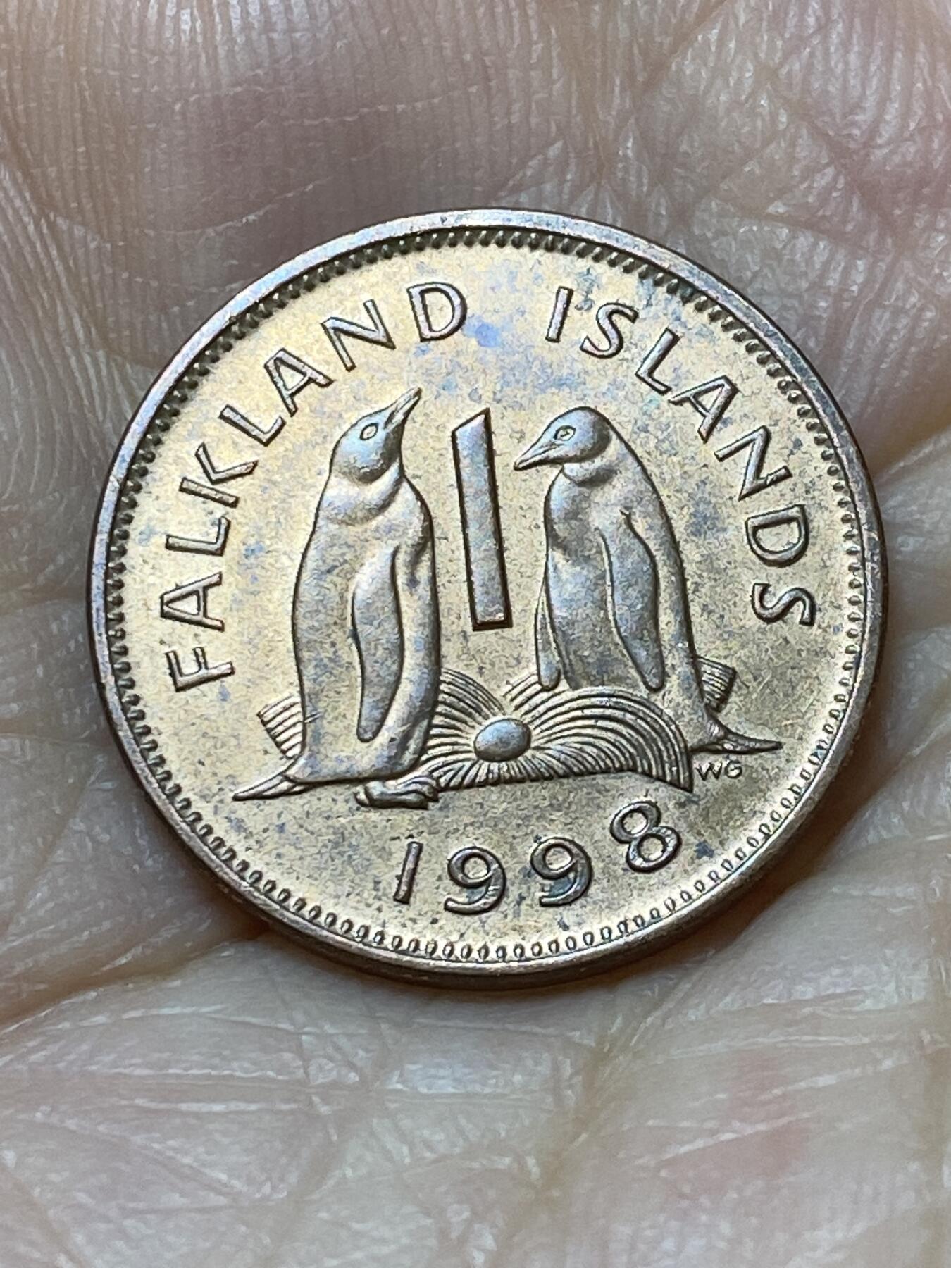 2025年第九十四场(总第一百二十场）外国好品散币(免佣金) 英占福兰克群岛1998年1便士(伊丽莎白二世中年花冠，第一套第二版，镀铜钢材质有磁版，首发年)