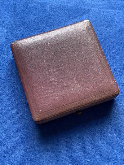 《竞宝斋》第420场 周日，周一，周二  3场连拍 （全场包邮） 名家罗蒂作 法国奥兰基础教育奖章 64.5克 49.5mm 丰饶角铜标 带盒