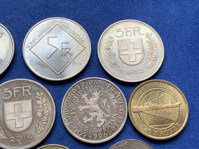 《竞宝斋》第420场 周日，周一，周二  3场连拍 （全场包邮） 12枚一组 外国硬币 细节见图