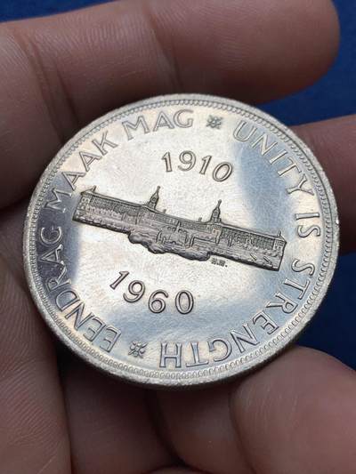 《竞宝斋》第420场 周日，周一，周二  3场连拍 （全场包邮） 南非1960年联盟成立50周年5先令银币