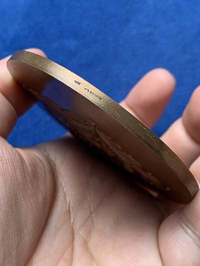 《竞宝斋》第420场 周日，周一，周二  3场连拍 （全场包邮） 社会救济福利机构纪念铜章 丰饶角铜标 199.7克 76.5mm