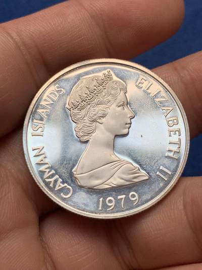 《竞宝斋》第420场 周日，周一，周二  3场连拍 （全场包邮） 开曼群岛1979年伊丽莎白二世银币 925银 18g