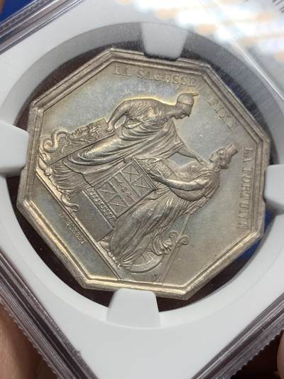 《竞宝斋》第420场 周日，周一，周二  3场连拍 （全场包邮） NGC MS62 法国法兰西银行建立纪念八角银质代币 早期蜜蜂边铭 这个状态很难得了