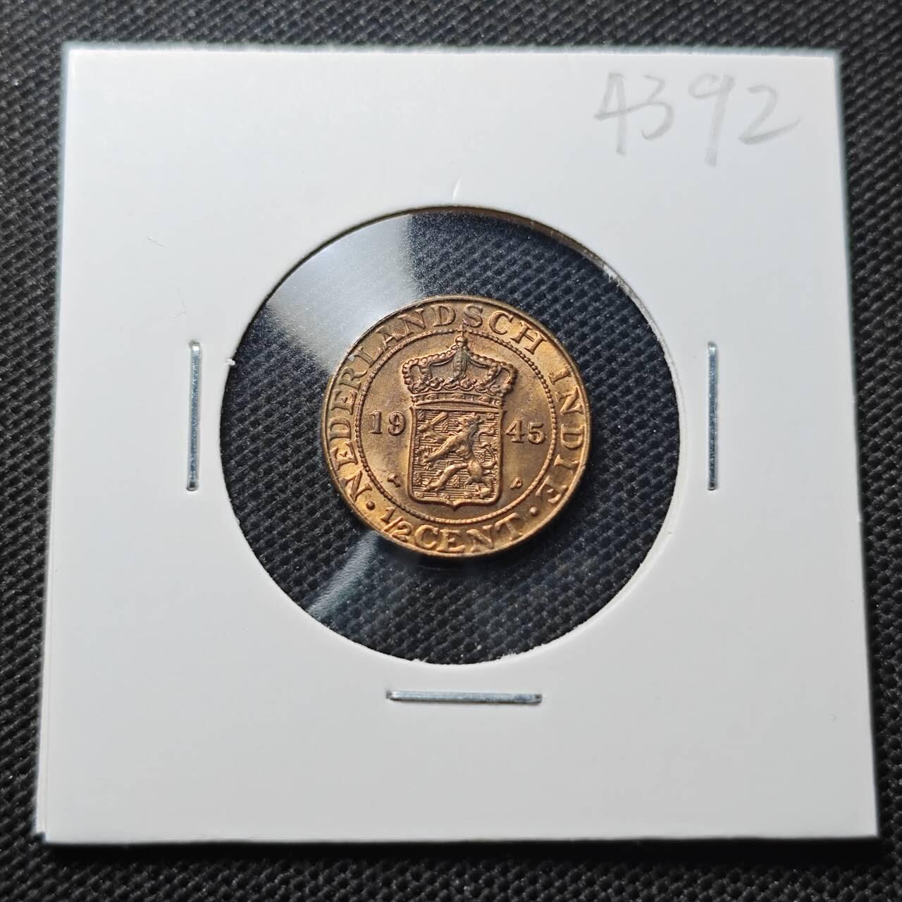 KK钱币收藏小铺 第343场 2月预留时间 周末发货  1945荷属东印度1/2分 好品铜币