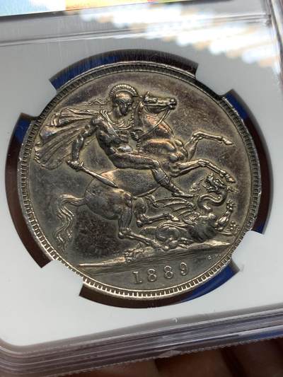 《竞宝斋》第420场 周日，周一，周二  3场连拍 （全场包邮） NGC AUD 英国1889年维多利亚高冠马剑克朗银币