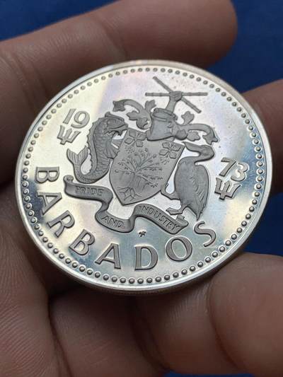 《竞宝斋》第420场 周日，周一，周二  3场连拍 （全场包邮） 巴巴多斯1973年喷泉5元精制大银币