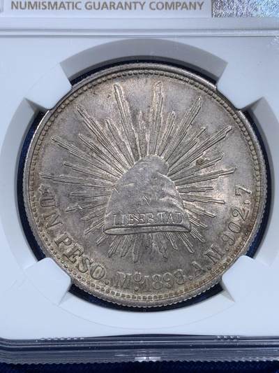 《竞宝斋》第420场 周日，周一，周二  3场连拍 （全场包邮） NGC MS63 墨西哥 1898年 1比索 直边鹰洋 银币 后铸版，双面均匀深色黄油彩。