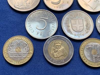 《竞宝斋》第420场 周日，周一，周二  3场连拍 （全场包邮） 12枚一组 外国硬币 细节见图