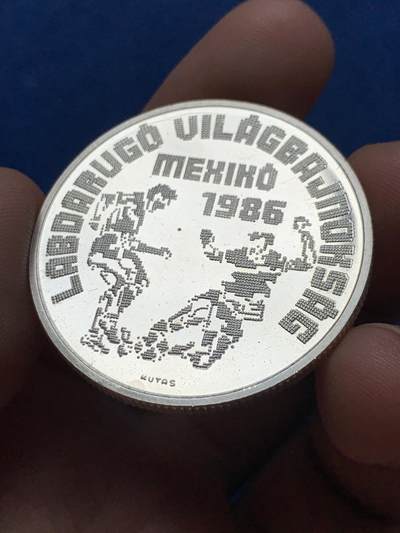 《竞宝斋》第420场 周日，周一，周二  3场连拍 （全场包邮） 匈牙利1986年世界足球锦标赛500福林银币