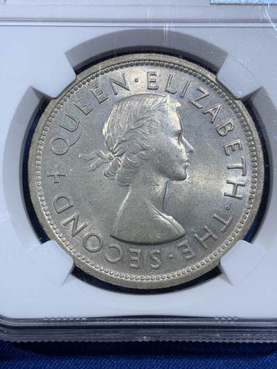 《竞宝斋》第420场 周日，周一，周二  3场连拍 （全场包邮） NGC MS64 英属南罗德西亚1953年伊丽莎白二世1克朗纪念银币，币面清爽干净又舒适，状态一流，很难出高分的品种。