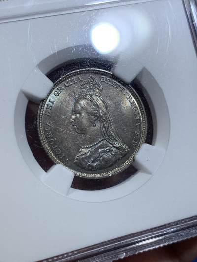 《竞宝斋》第420场 周日，周一，周二  3场连拍 （全场包邮） NGC MS65 英国 1887年 1先令 银币 双面蓝绿色深包浆，国外成交价高，值得入藏。