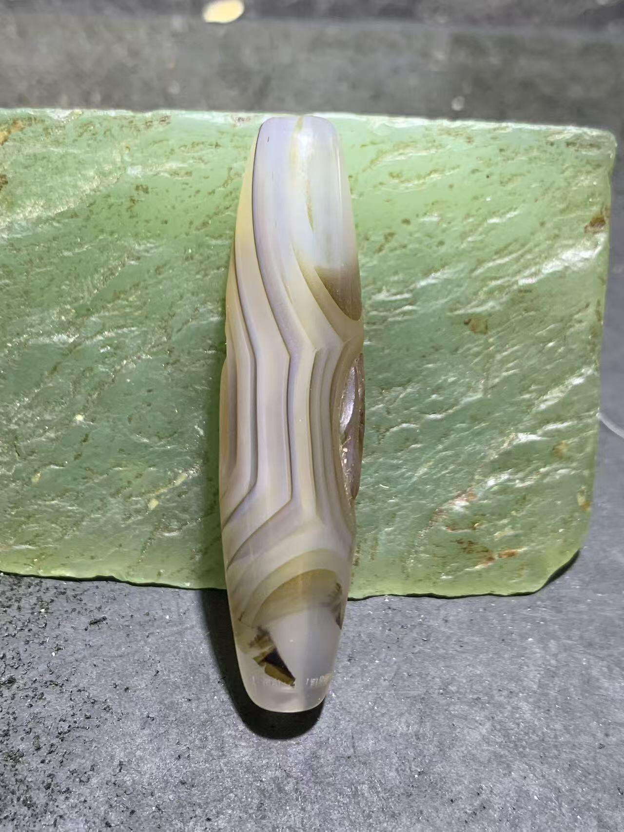 精美高玉化千层纹海洋玉髓手工俏色巧雕一心向佛意境桶珠一个！