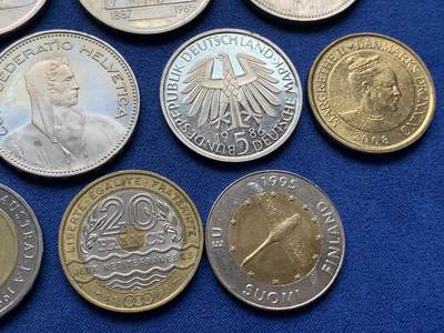 《竞宝斋》第420场 周日，周一，周二  3场连拍 （全场包邮） 12枚一组 外国硬币 细节见图