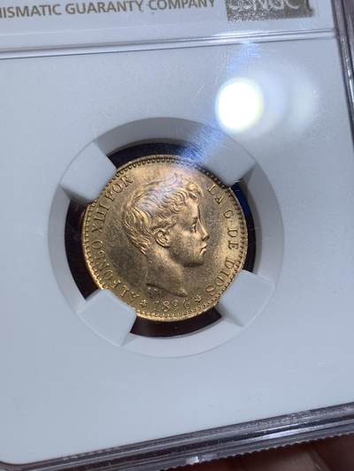 《竞宝斋》第420场 周日，周一，周二  3场连拍 （全场包邮） NGC MS64 西班牙1896（62）阿方索十三世20比塞塔金币 6.45克 900金 发行量12000枚 1962后铸版