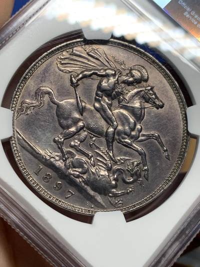 《竞宝斋》第420场 周日，周一，周二  3场连拍 （全场包邮） NGC AU 英国1897年维多利亚披纱马剑克朗银币 双面深彩包浆 细节不错