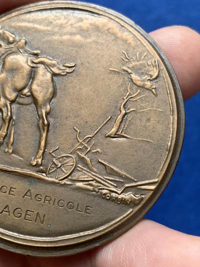 《竞宝斋》第420场 周日，周一，周二  3场连拍 （全场包邮） 名家Corbin作《耕作与丰收》铜章 57.75克 52.8mm