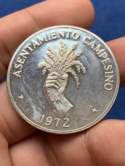 《竞宝斋》第420场 周日，周一，周二  3场连拍 （全场包邮） 巴拿马1972年握草5巴波亚精制大银币