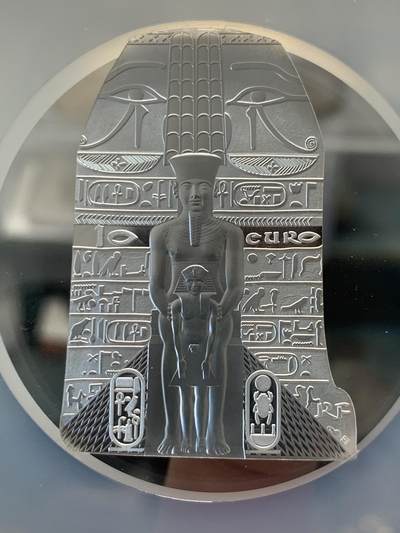 《竞宝斋》第420场 周日，周一，周二  3场连拍 （全场包邮） NGC PF70 法国2022年卢浮宫纪念异形币10欧元，埃及狮身人面像，发行量稀少。大盒封装，999银，发行量5000枚。