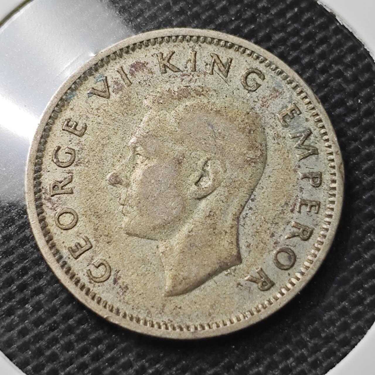 KK钱币收藏小铺 第343场 2月预留时间 周末发货  1945新西兰6便士银币