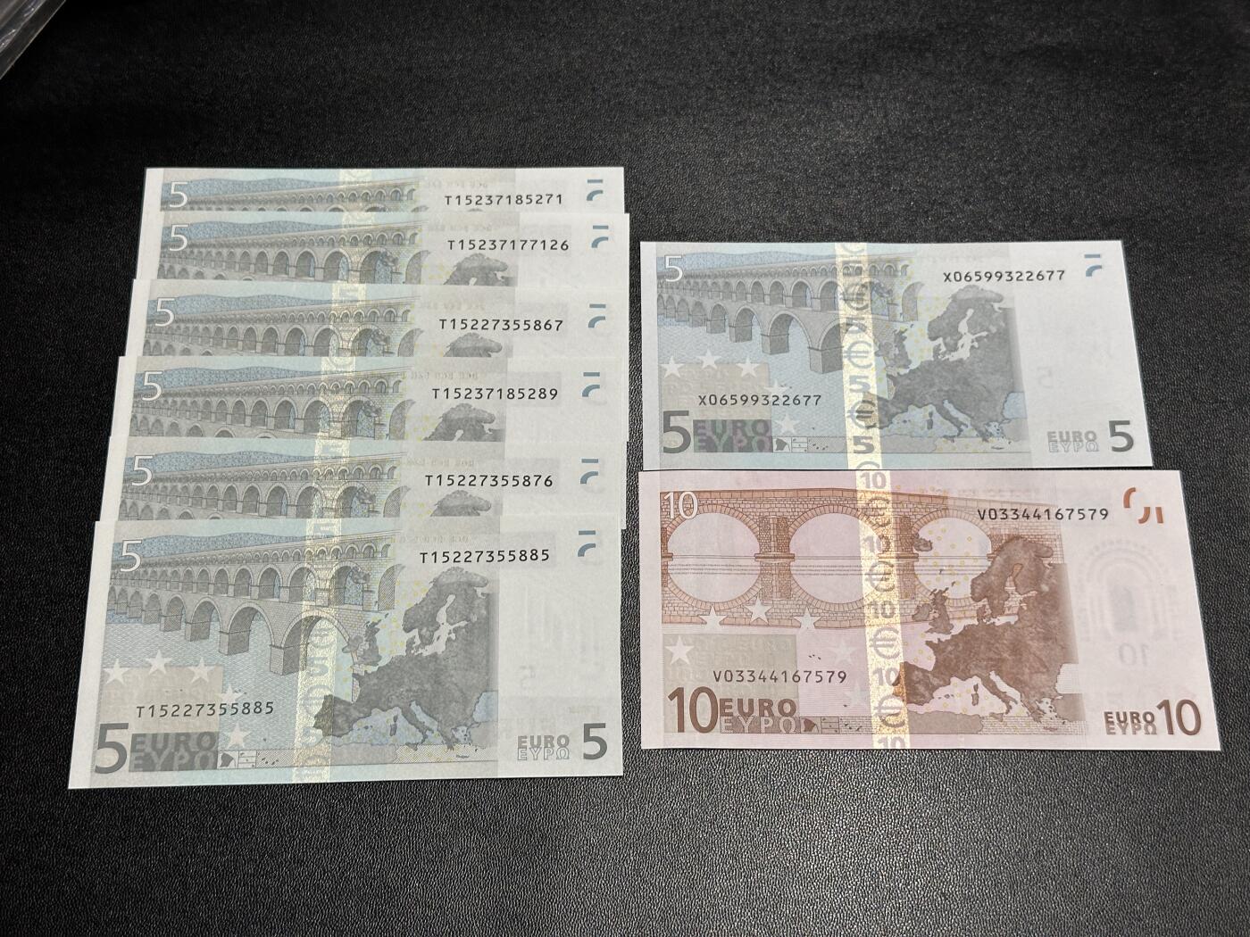 《外钞收藏家》第五百六十九期（本期拍品品种丰富、精选优质稀少好货）（本平台长期征集拍品、欢迎藏友们联系合作） 二签5欧元 6张+一签5和10欧元2张 一签 全新UNC