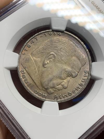 《竞宝斋》第420场 周日，周一，周二  3场连拍 （全场包邮） NGC MS62 德国 1938J 兴登堡 5马克 银币 双面醇厚原味包浆，底板优秀。
