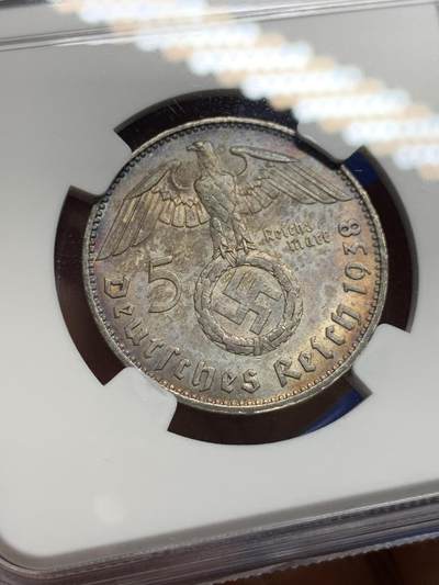《竞宝斋》第420场 周日，周一，周二  3场连拍 （全场包邮） NGC MS62 德国 1938J 兴登堡 5马克 银币 双面醇厚原味包浆，底板优秀。