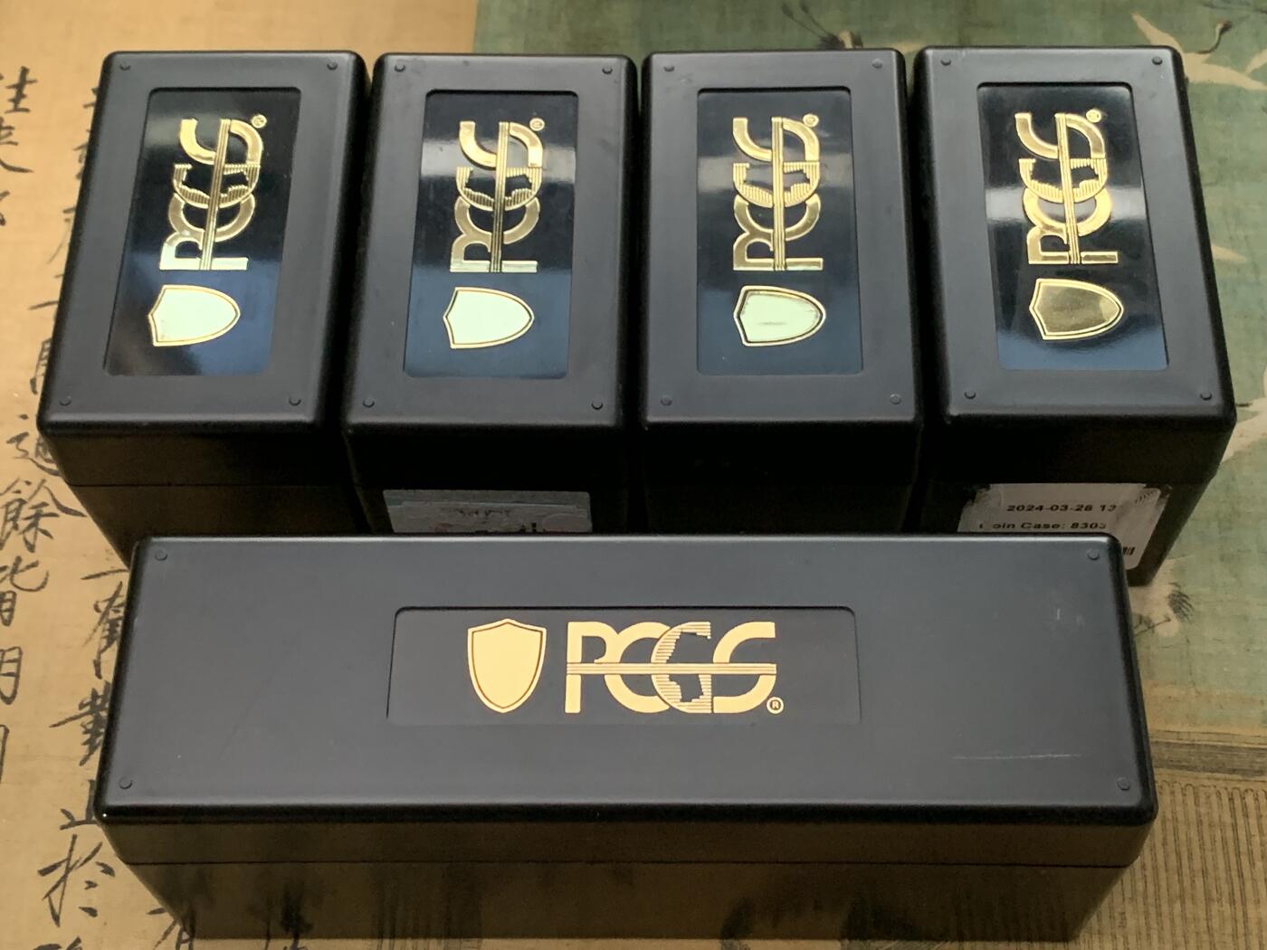 《竞宝斋》第420场 周日，周一，周二  3场连拍 （全场包邮） 5个一组 PCGS黑色评级盒 1个20枚版，4个10枚版。