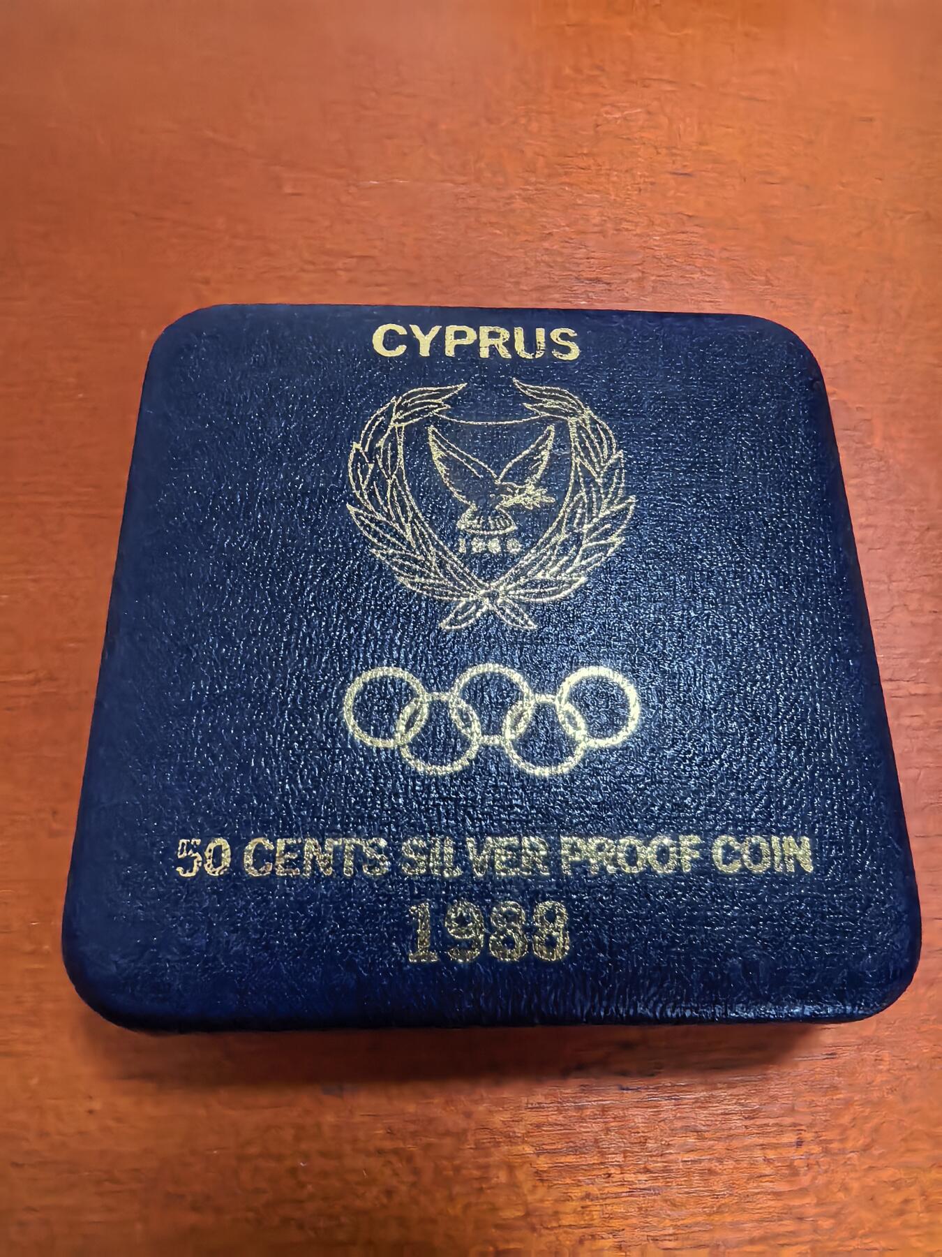 长老汇蛇年精选第五十场拍卖 1988塞浦路斯50元精制银币，4000枚，有盒无证，克书高价