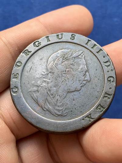 《竞宝斋》第420场 周日，周一，周二  3场连拍 （全场包邮） 英系铜币 热门品种 英国1797车轮2便士大铜币，乔治三世，状态熟美，入手沉重厚实，边有磕，细节见图。