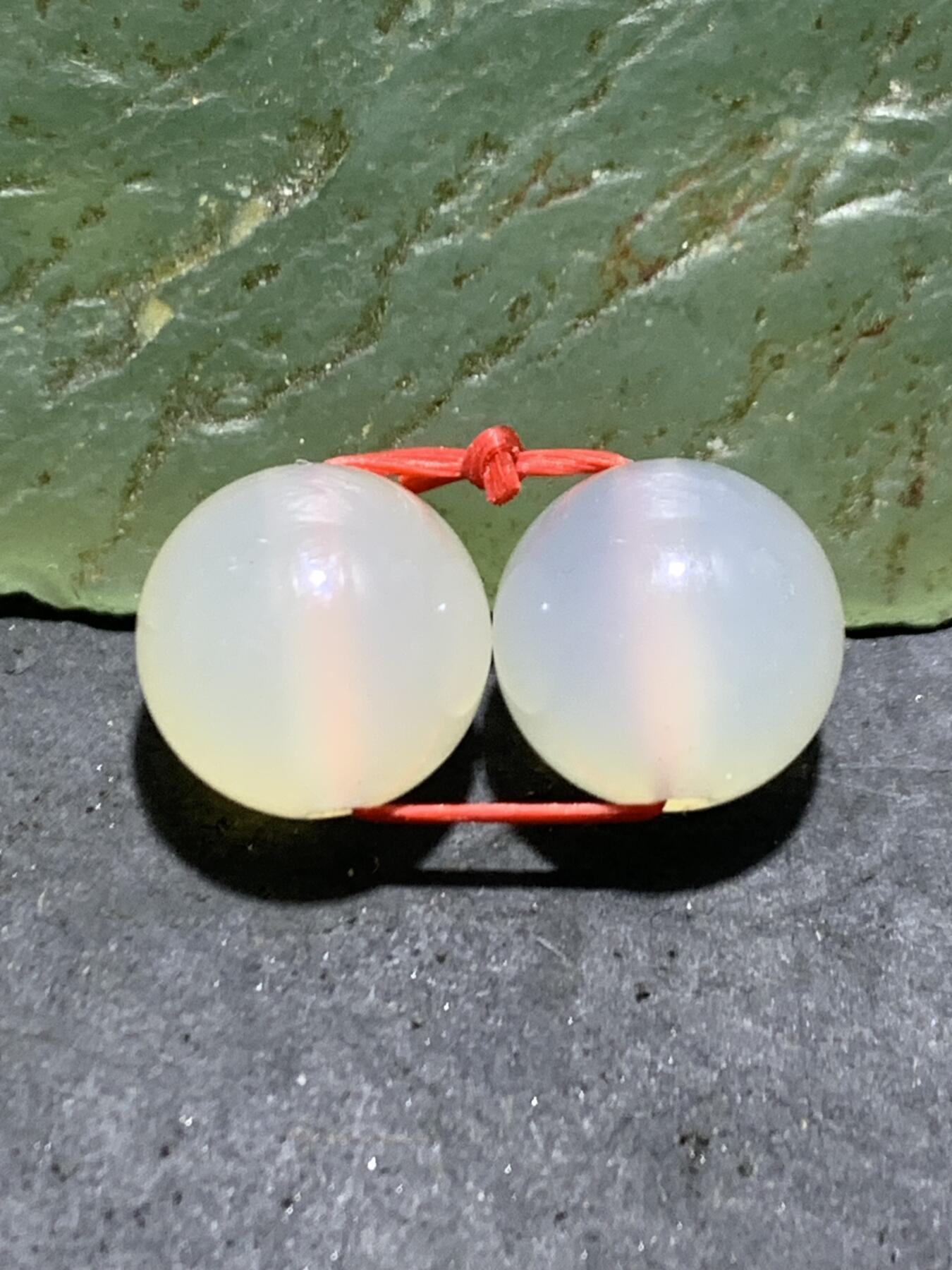 放福利！精美荔枝冻腰珠一对，