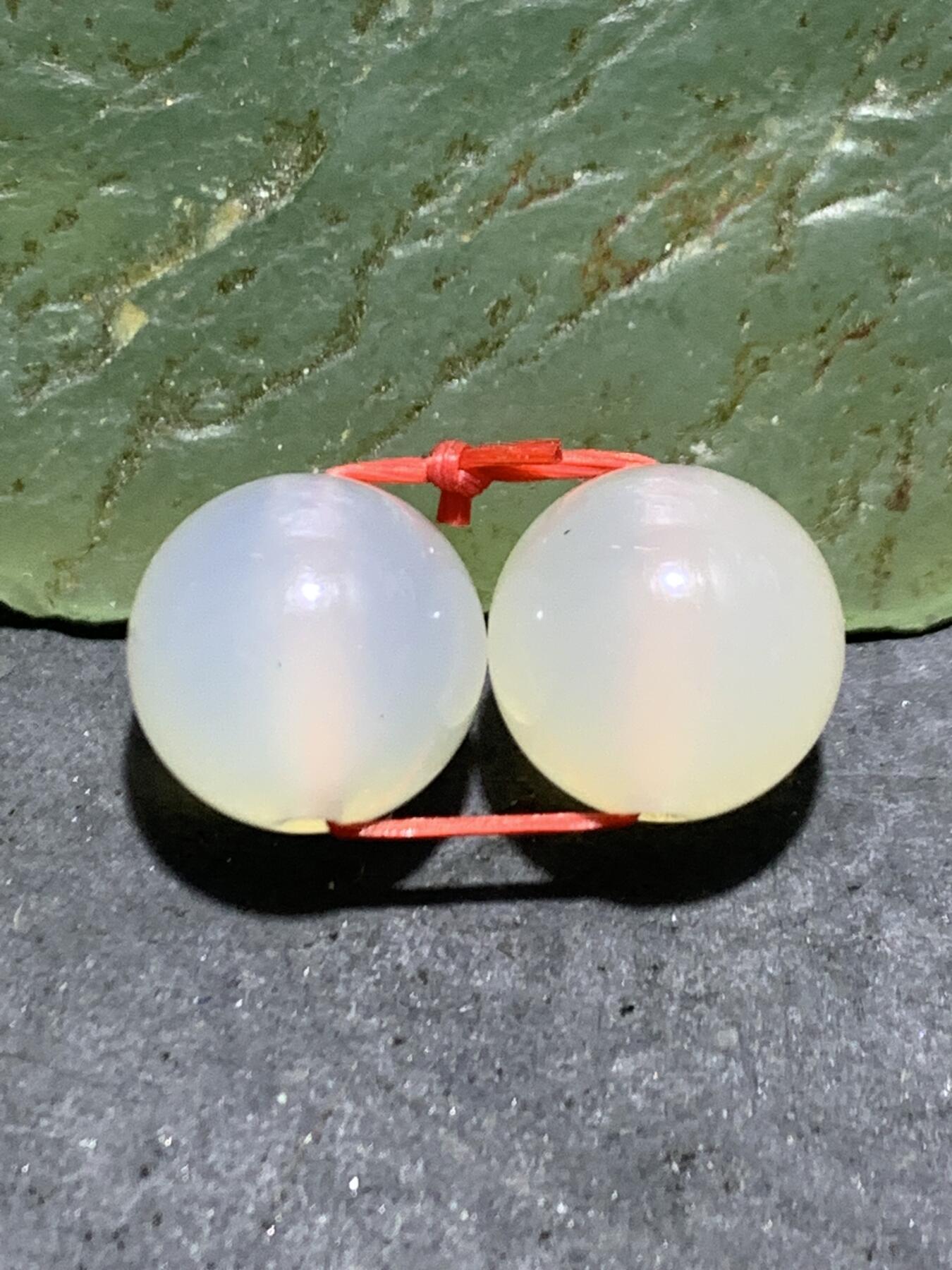 放福利！精美荔枝冻腰珠一对，