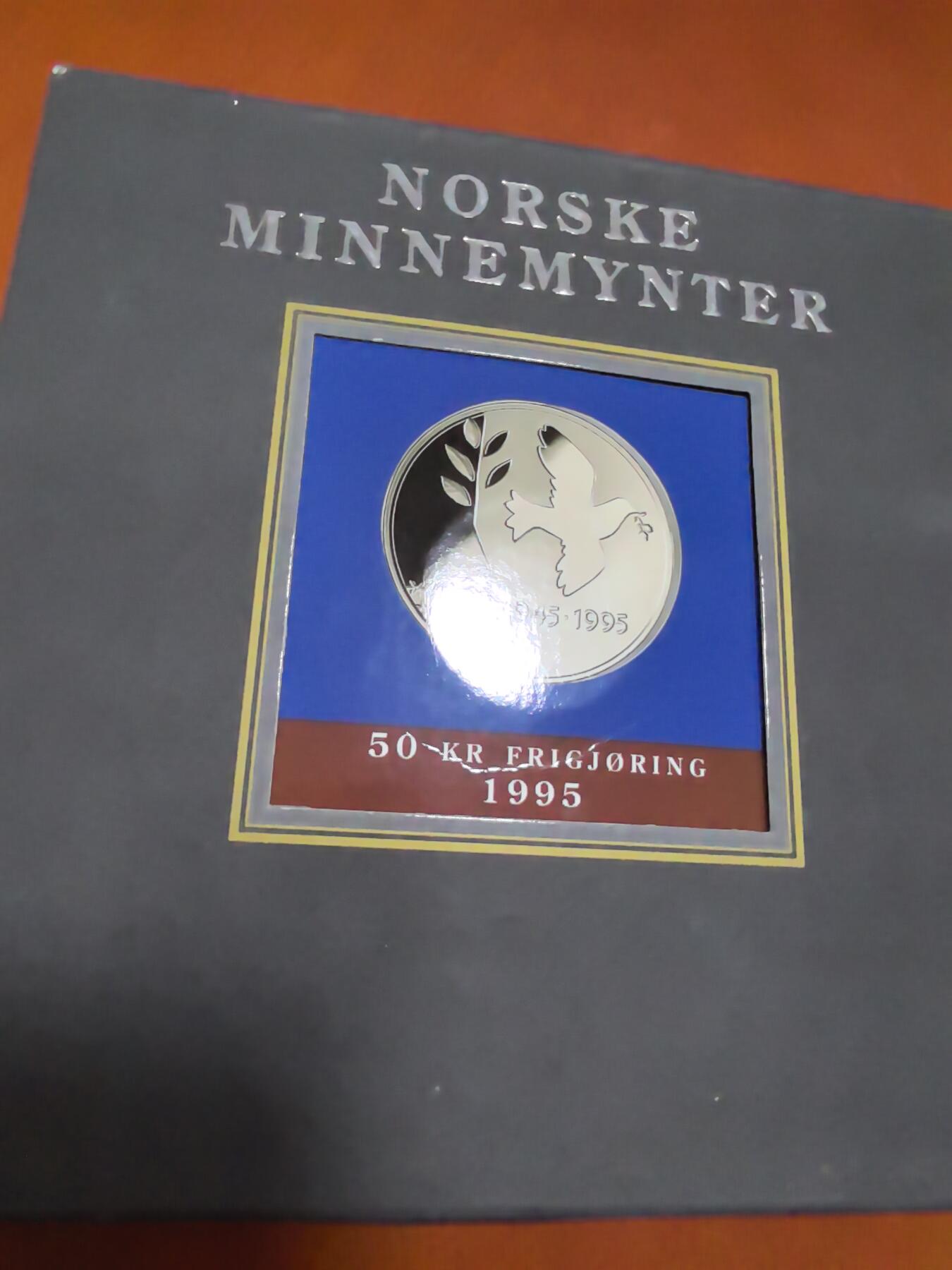 长老汇蛇年精选第五十场拍卖 1995挪威二战结束50周年50克朗精制银币，卡装