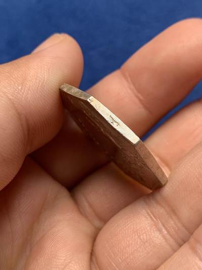 《竞宝斋》第420场 周日，周一，周二  3场连拍 （全场包邮） 法国海妖八角银质代币，30.2mm，12.9克，油灯边铭，正面为三个从水面跃出的海妖，背面为原野中奔跑的猎犬。传说海中常常能见到用歌声勾人魂魄的海妖，而海员带忠诚的狗狗上船，关键时刻会用吠叫声吓退海妖，稀少原铸。