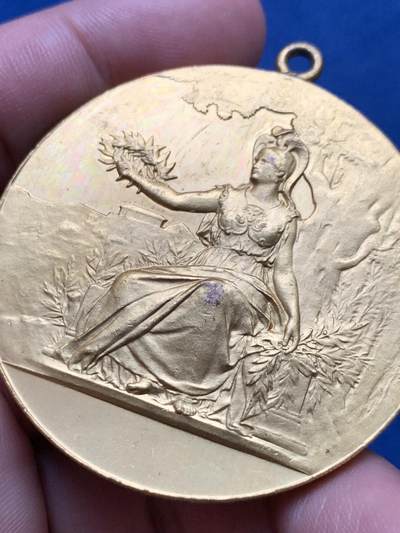 《竞宝斋》第420场 周日，周一，周二  3场连拍 （全场包邮） 巴黎与外省文学艺术协会镀金铜章 57.35克 50.1mm