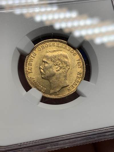 《竞宝斋》第420场 周日，周一，周二  3场连拍 （全场包邮） 亚军分 NGC MS63 德国 1911 黑森-达姆施塔特大公国 路德维希20马克 金币 约8克 900金 远高于金价的品种