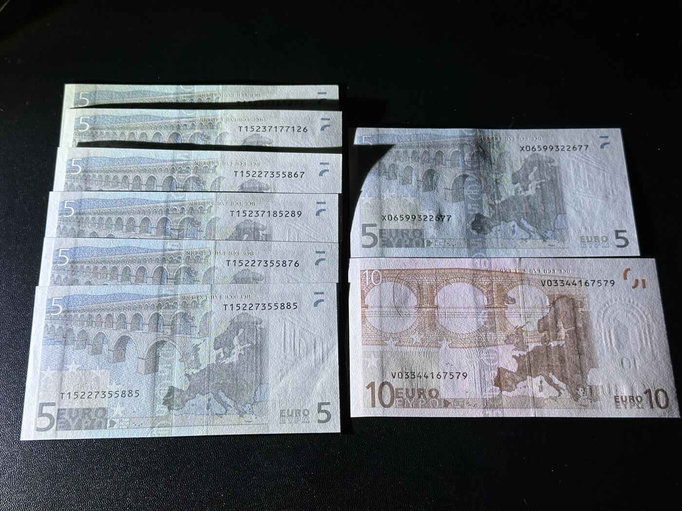 《外钞收藏家》第五百六十九期（本期拍品品种丰富、精选优质稀少好货）（本平台长期征集拍品、欢迎藏友们联系合作） 二签5欧元 6张+一签5和10欧元2张 一签 全新UNC
