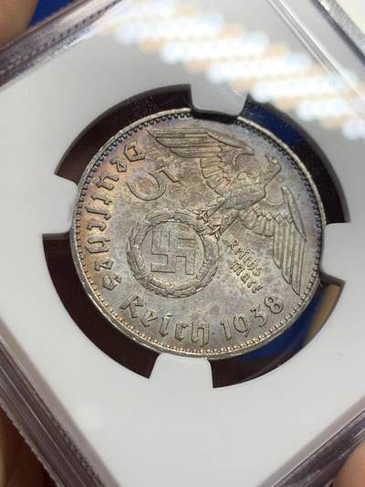 《竞宝斋》第420场 周日，周一，周二  3场连拍 （全场包邮） NGC MS62 德国 1938J 兴登堡 5马克 银币 双面醇厚原味包浆，底板优秀。