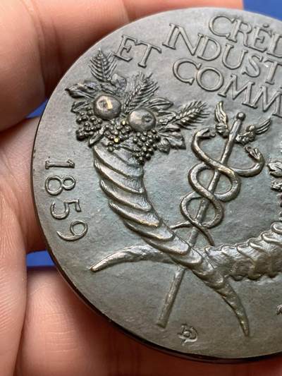 《竞宝斋》第420场 周日，周一，周二  3场连拍 （全场包邮） 名家Henry Dropsy作 工商业信贷银行纪念铜章（1959年） 107.5克 59mm 三角铜标