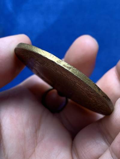 《竞宝斋》第420场 周日，周一，周二  3场连拍 （全场包邮） 法国音乐节铜章 50.3克 49.5mm 三角边铭