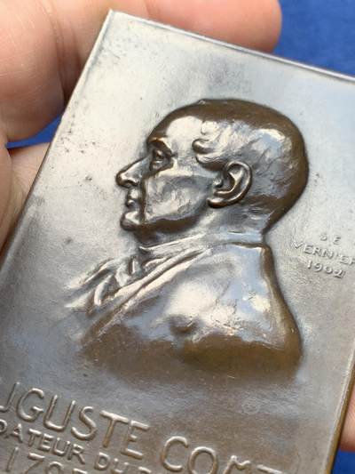 《竞宝斋》第420场 周日，周一，周二  3场连拍 （全场包邮） 法国奥古斯特·孔德方型纪念铜章 94克 50.6*71.8mm