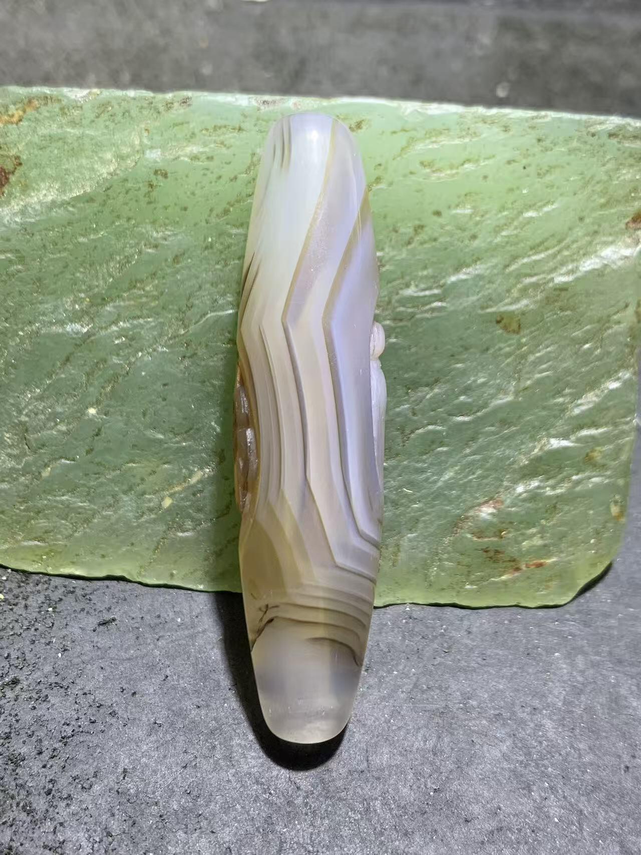 精美高玉化千层纹海洋玉髓手工俏色巧雕一心向佛意境桶珠一个！