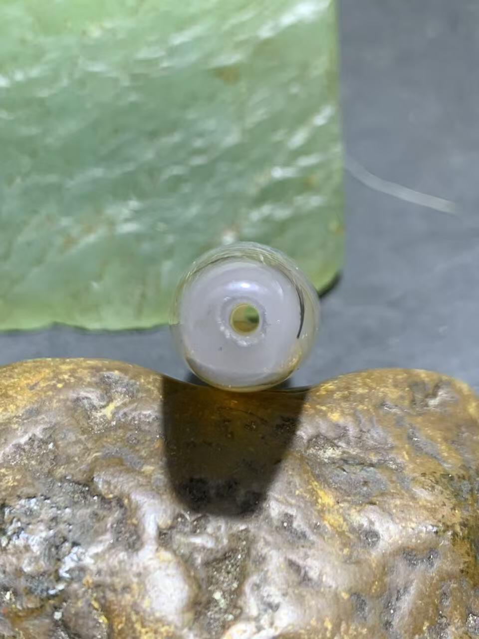精美高玉化千层纹海洋玉髓手工俏色巧雕一心向佛意境桶珠一个！
