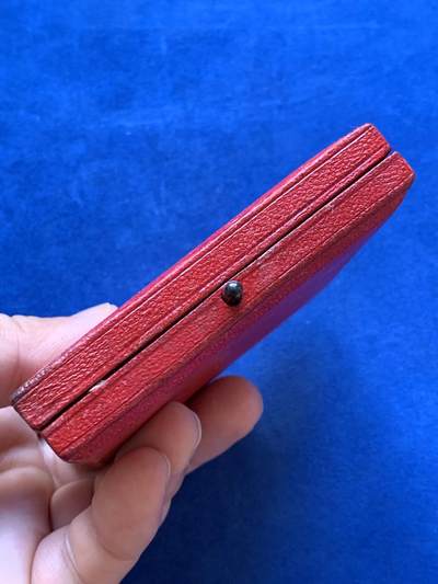 《竞宝斋》第420场 周日，周一，周二  3场连拍 （全场包邮） 1897年维多利亚女王登基60周年钻禧纪念大铜章，55.5mm，72克，状态极佳，如同一块铜色凝脂，紫罗兰包浆镶边益显雍容，原盒，值得送评的一枚。