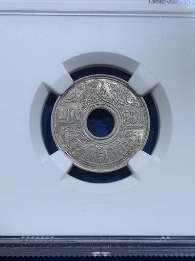 《竞宝斋》第420场 周日，周一，周二  3场连拍 （全场包邮） NGC MS64 泰国1942年20萨当银币(最稀少面值）NGC标签错误