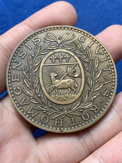 《竞宝斋》第420场 周日，周一，周二  3场连拍 （全场包邮） 鲁昂城市300周年纪念铜章 51.65克 49.4mm 丰饶角铜标