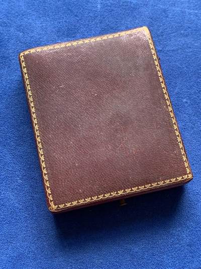 《竞宝斋》第420场 周日，周一，周二  3场连拍 （全场包邮） 法国农业镀金铜质方章 61.1克 40.6*53.8mm 带盒