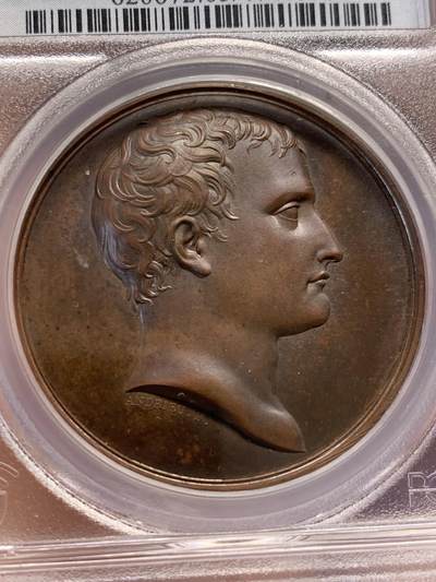 《竞宝斋》第420场 周日，周一，周二  3场连拍 （全场包邮） PCGS SP63 法国1902年拿破仑公共教育纪念铜章，40mm，拿皇文治武功，加厚盒装，巧克力包浆。